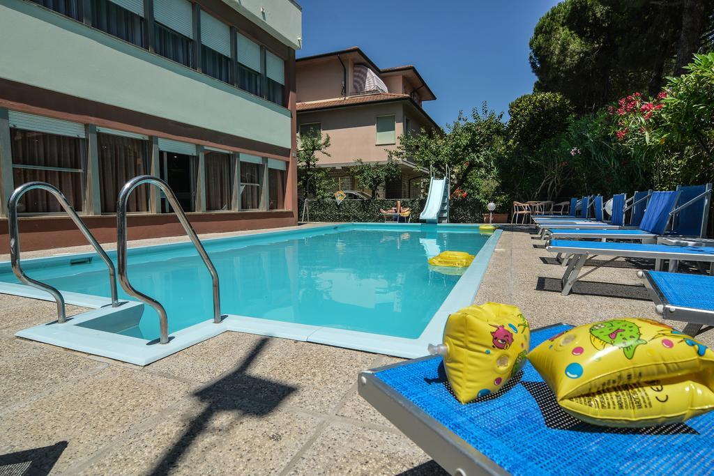 Hotel Zani チェルヴィア エクステリア 写真